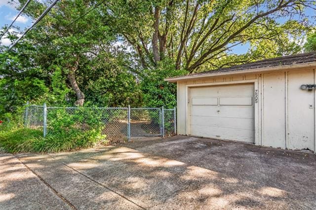 Building Photo - 7505 Brentcove Cir