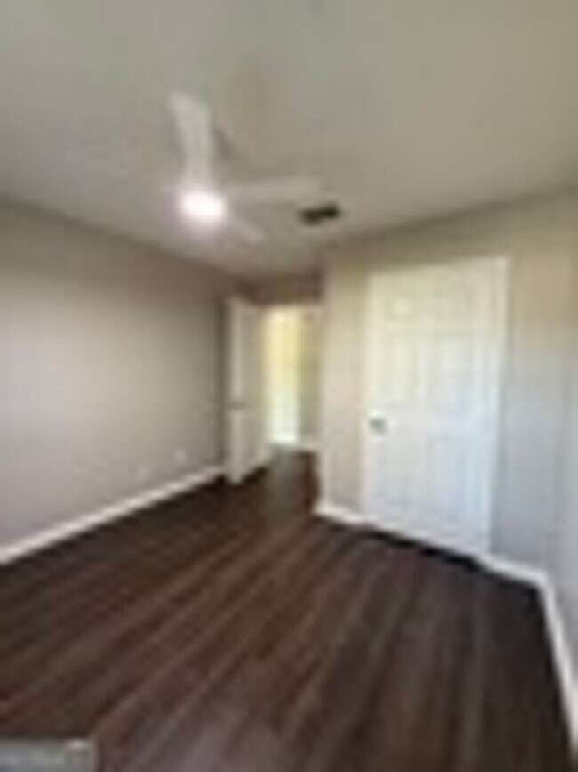 Building Photo - 73 Talbot Ct
