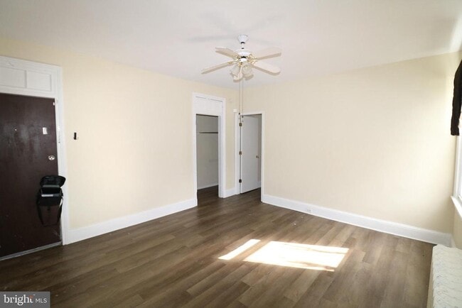Building Photo - 403 Pennington Ave