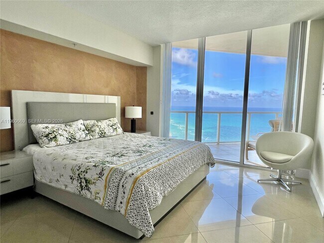 Building Photo - 16699 Collins Ave