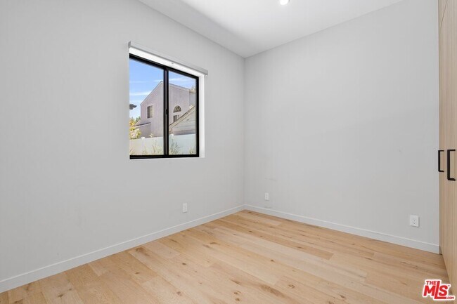 Building Photo - 4647 Morse Ave