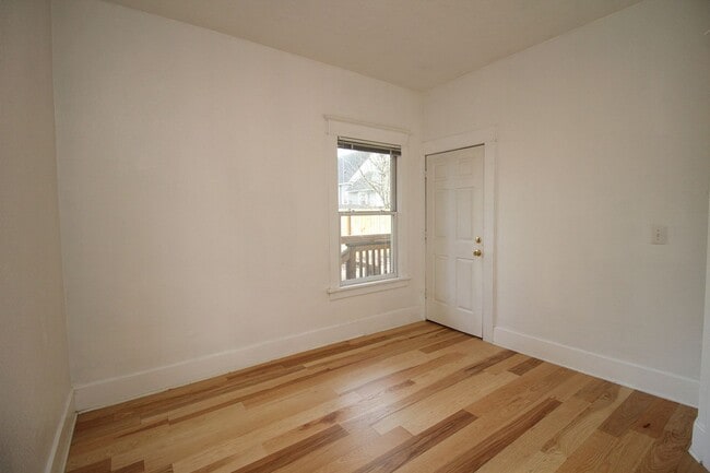 Building Photo - 4826 NE 14th Pl