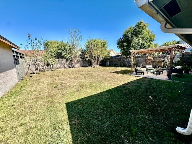 Building Photo - 4492 Brook Dr