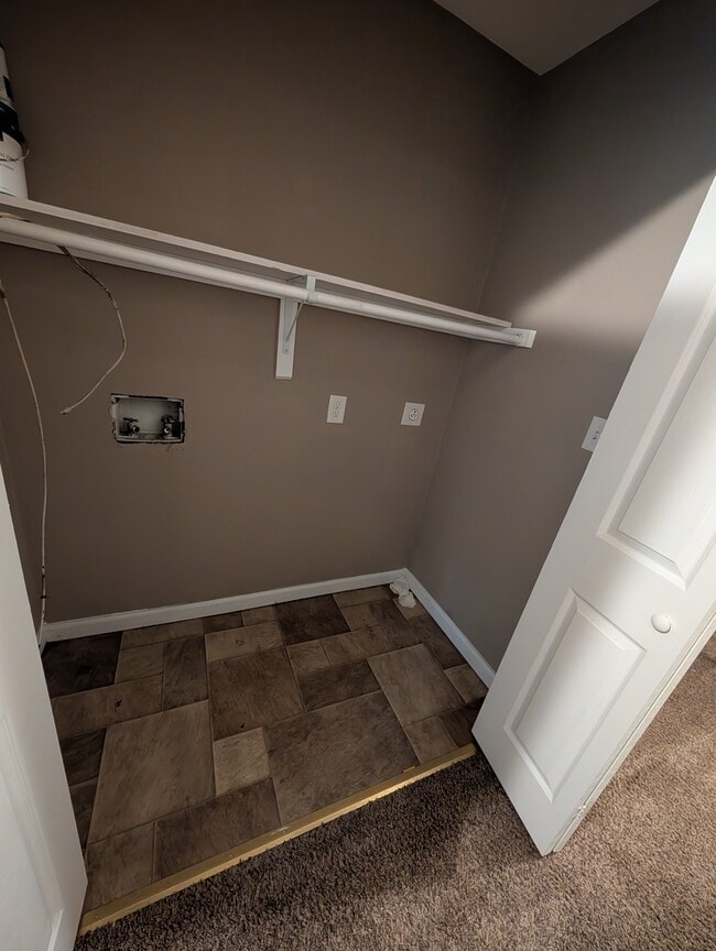 Building Photo - 516 NE Twiss Ave