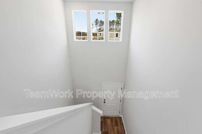 Building Photo - 376 Tiliwa St