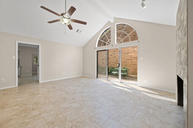 Building Photo - 3330 Beech Point Dr