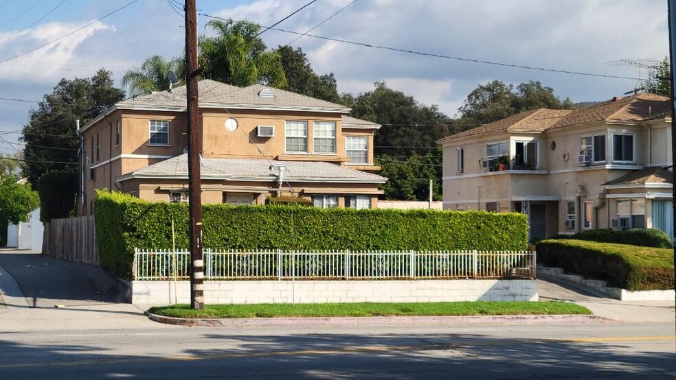 Building Photo - 4446 Cahuenga Blvd