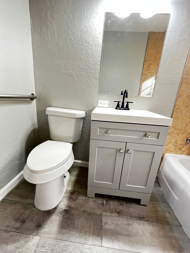 Building Photo - 2618 NW 26th St