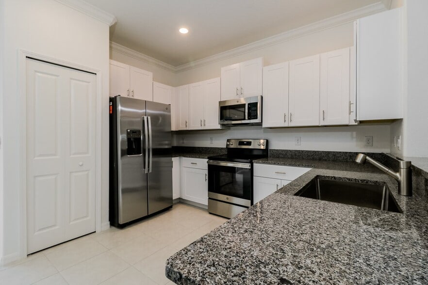Building Photo - 2149 Great Sapphire Ln