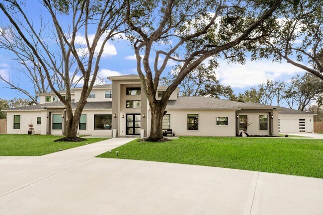Building Photo - 26511 Meadow Ln