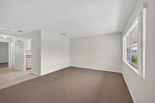 Building Photo - 8585 SE Church St