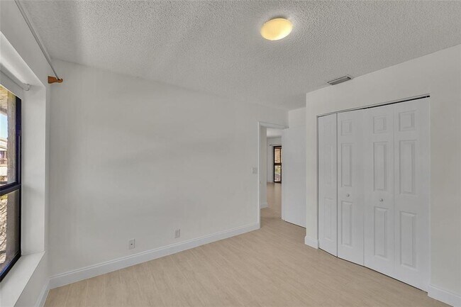 Building Photo - 3529 NW 35th St