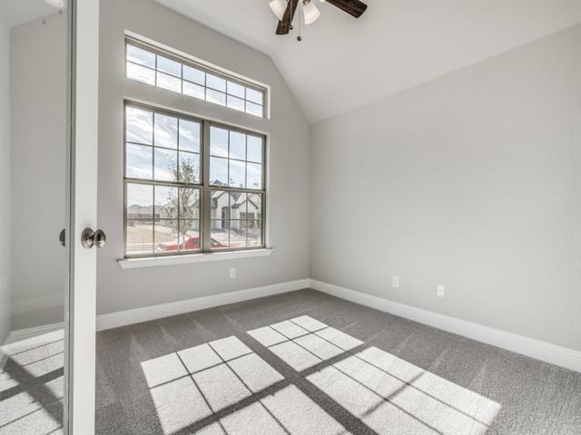 Building Photo - 512 Redbud Dr