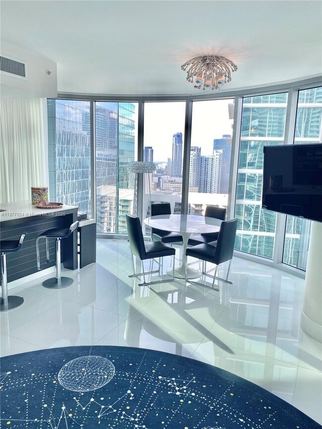 Building Photo - 200 Biscayne Blvd Way