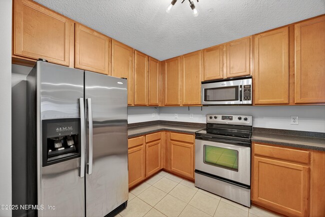 Building Photo - 7067 Deer Lodge Cir