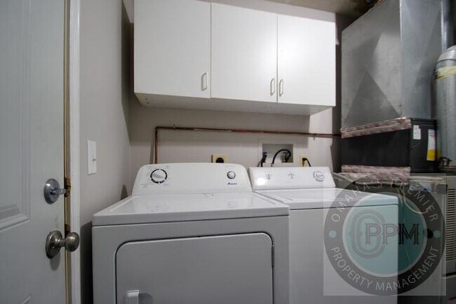 Building Photo - 2 Bed 1 Bath Home in Council Bluffs, IA