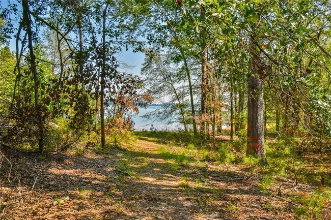 Building Photo - 935 Powderbag Creek Rd