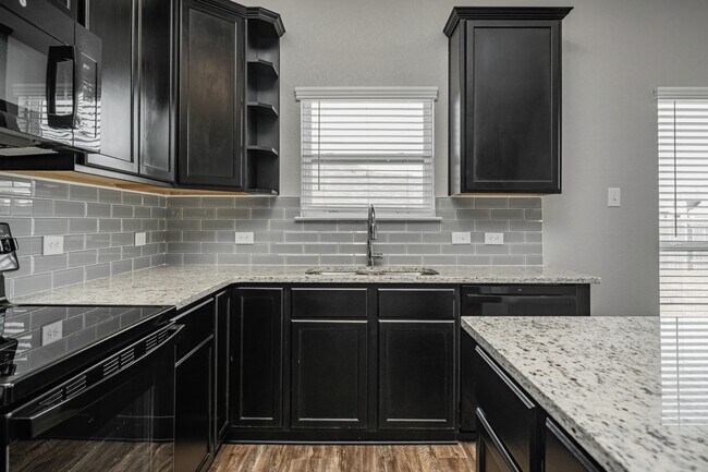 Building Photo - 602 Hollyhock Dr