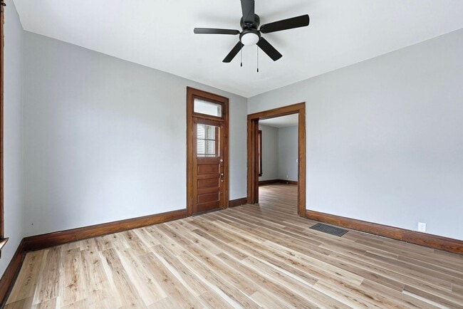 Building Photo - Move-In Ready with Bonus Storage Space!