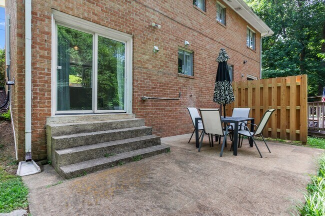 Building Photo - 622 Ermac Dr