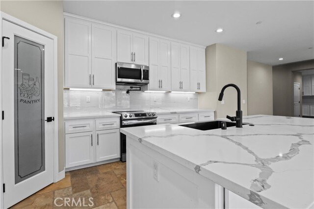 Building Photo - 993 Rancho Rd