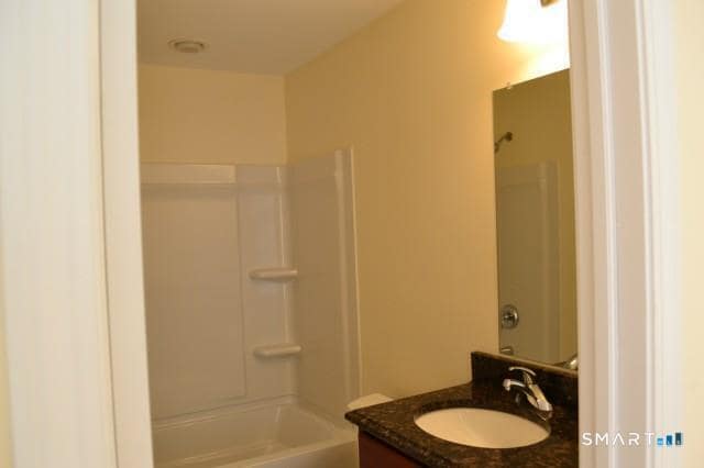 Building Photo - 18 Oak Branch Dr