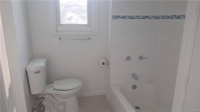 Building Photo - 14-16 Horton Avenue Unit 1st Floor