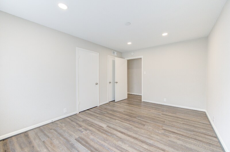 Building Photo - 6026 Clarewood Dr