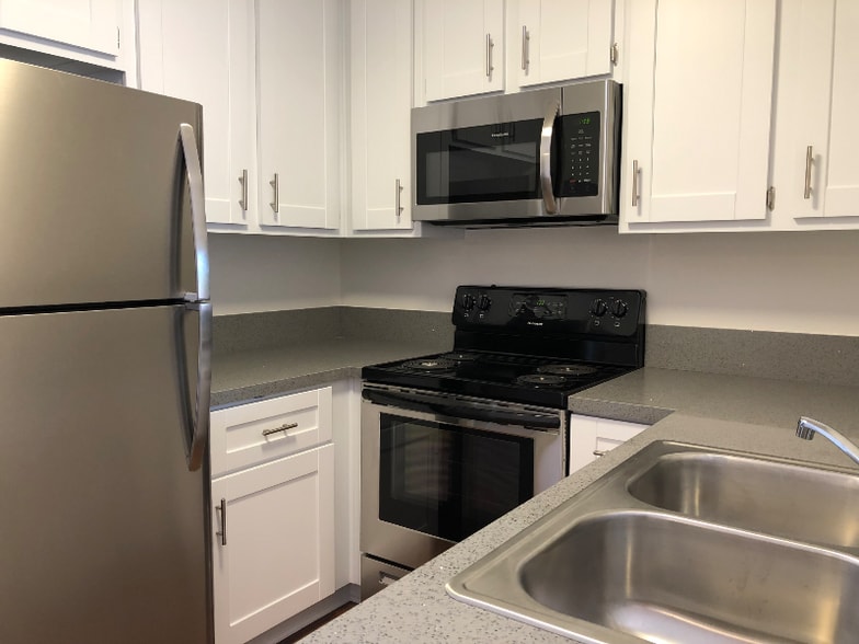 Building Photo - 3242 Bonita Rd