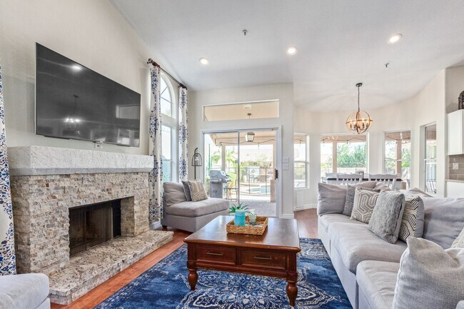 Building Photo - Come Settle In — This Scottsdale Gem Is Re...