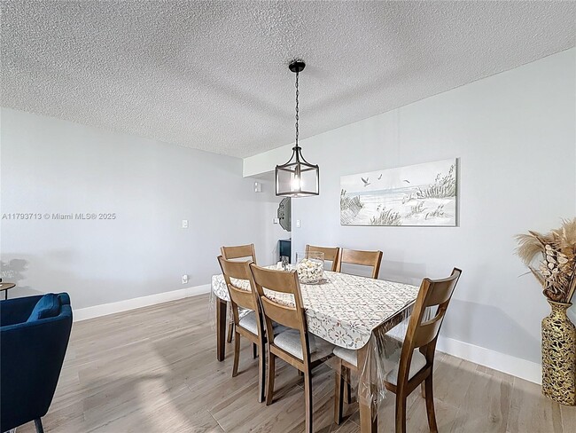 Building Photo - 2671 S Course Dr
