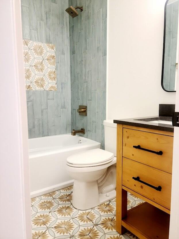 Building Photo - 2011 Woodburn St