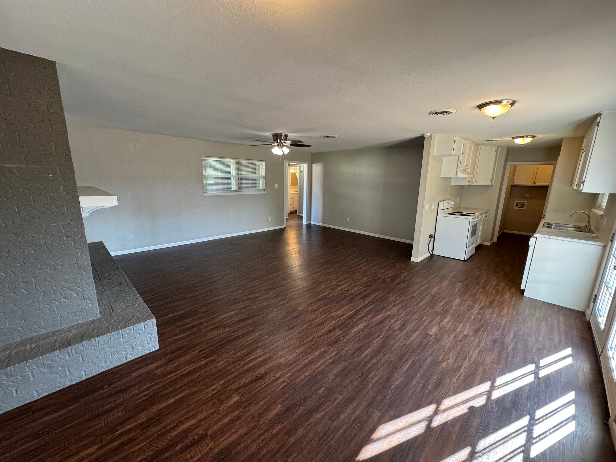 Building Photo - 5412 39th Dr