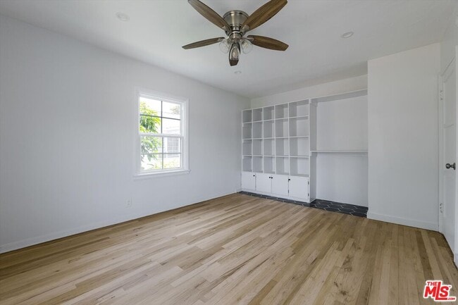 Building Photo - 11683 Chandler Blvd