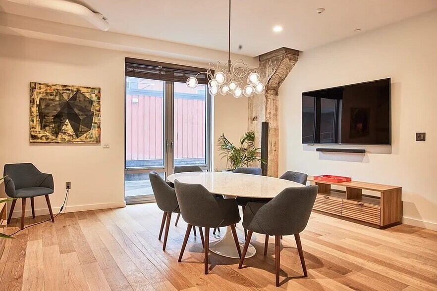 Building Photo - 9 Medford St