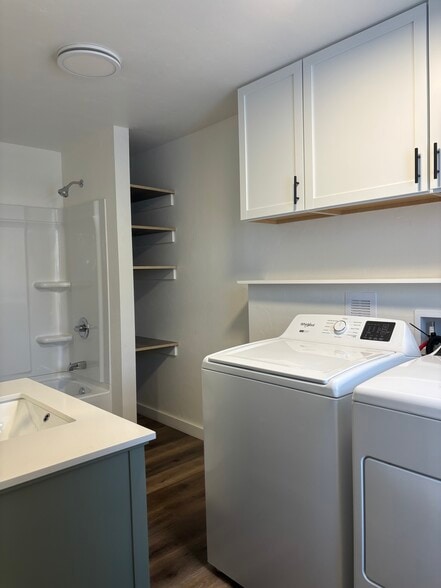 Building Photo - 1216 Hamilton St