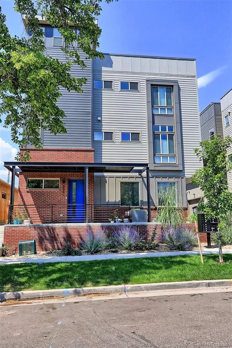 Building Photo - 2345 Decatur St