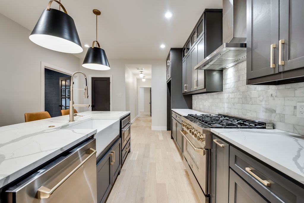 Building Photo - 5406 Vanderbilt Ave