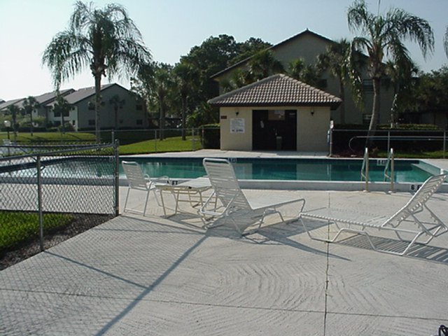 Building Photo - Venice, FL Mission Lakes 2BR/2BA Condo Loc...