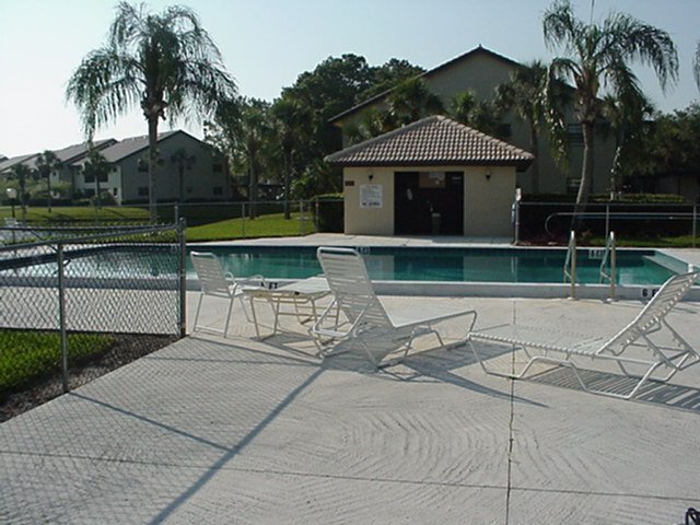 Building Photo - Venice, FL Mission Lakes 2BR/2BA Condo Located Just Off-Island