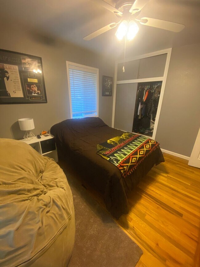 Building Photo - Charming 3 Bed, 1.5 Bath Home in Central F...