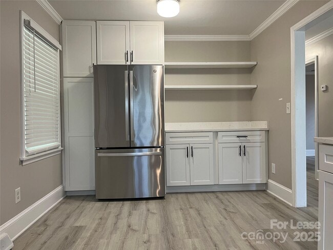 Building Photo - 2730 Eastway Dr