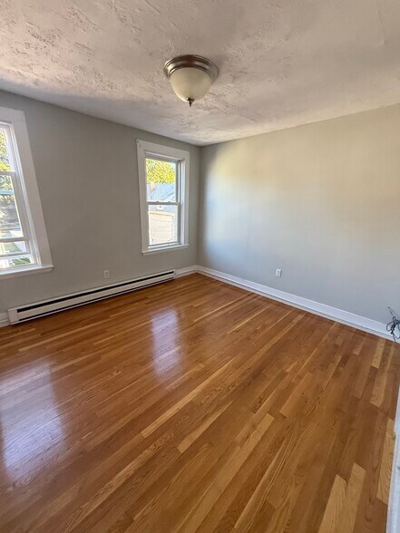 Building Photo - 119 Wrentham St