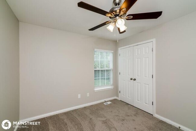 Building Photo - 1302 CEDAR SPRINGS PKWY, LA GRANGE, KY 40031