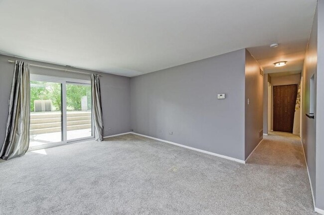 Primary Photo - 2 bedroom in Wheaton IL 60189