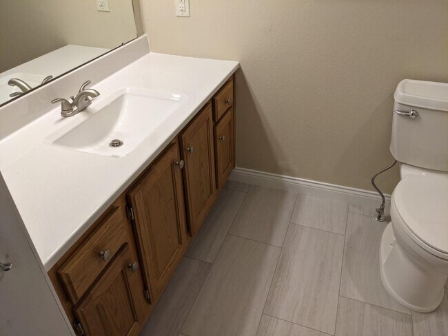 Building Photo - 1814 Cedarcrest Ave