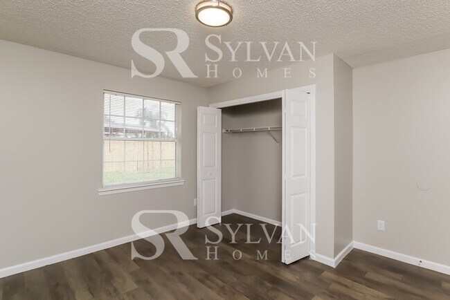 Building Photo - At Last, This Is What You Have Been Searching For!