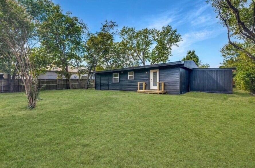 Building Photo - 1706 Cumberland Dr