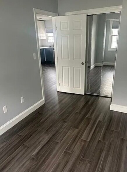 Building Photo - 23 Chestnut St