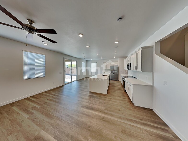 Building Photo - 6521 E Paseo Alga